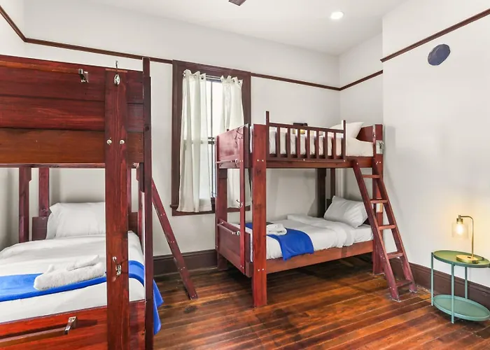 Bed In Mixed Gender Dom - 4 Beds